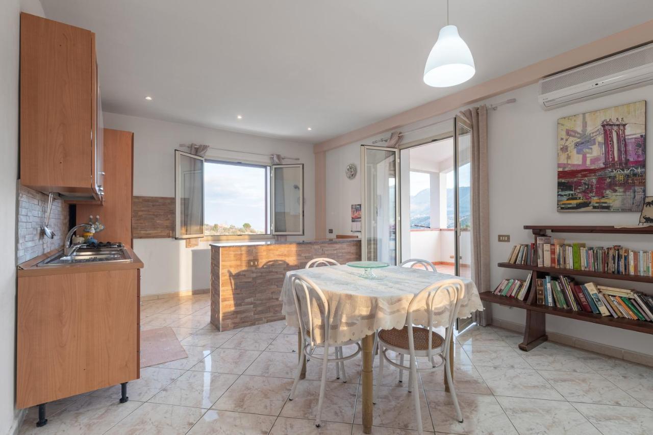 Appartamento In Villa Marlory مونريالي المظهر الخارجي الصورة