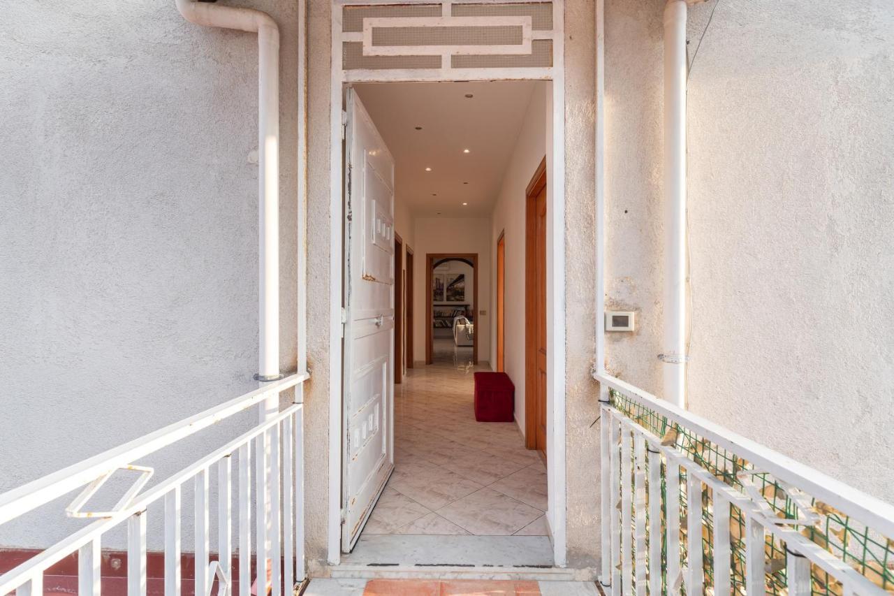 Appartamento In Villa Marlory مونريالي المظهر الخارجي الصورة